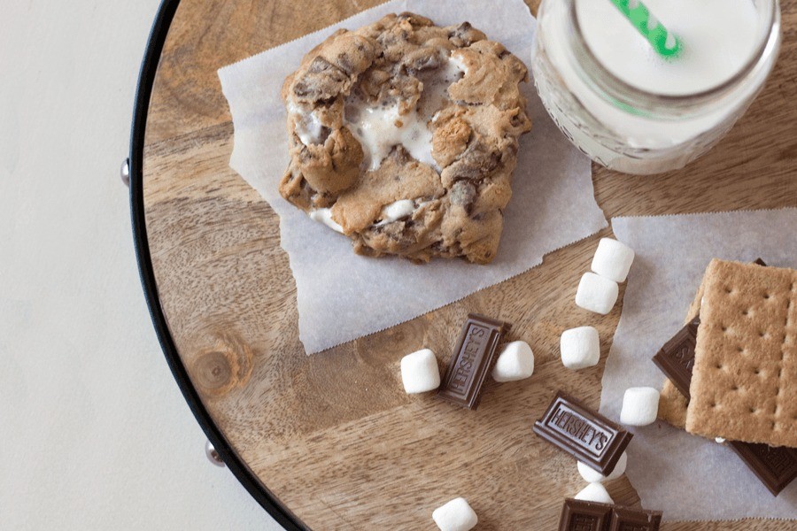 #SmoresWeek Eats // S'mores Stuffed Cookies by Fresh Mommy Blog