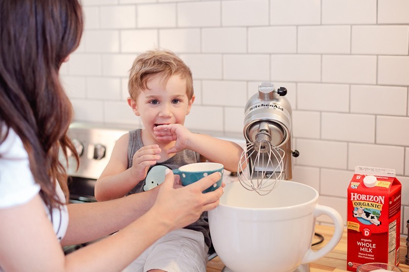 How to make delicious cheesecake ice cream with s'mores mixins!!