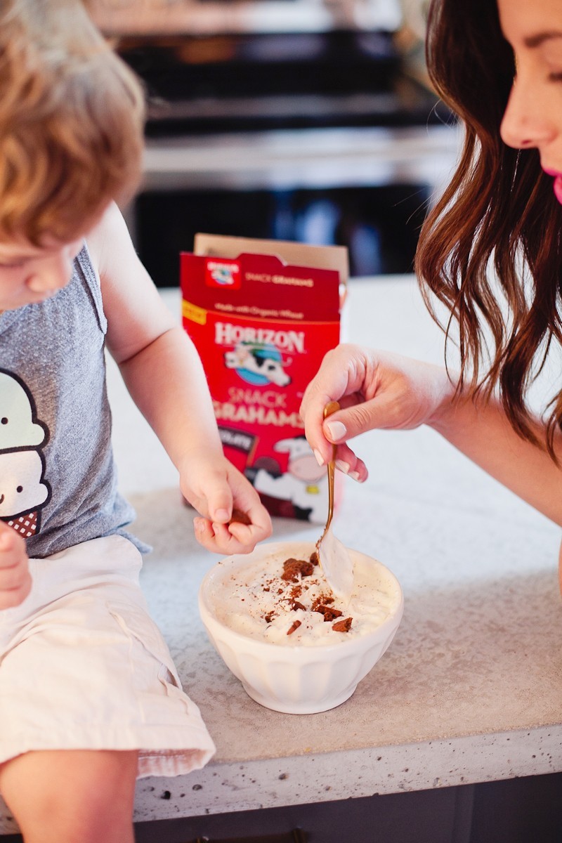 How to make delicious cheesecake ice cream with s'mores mixins!! 