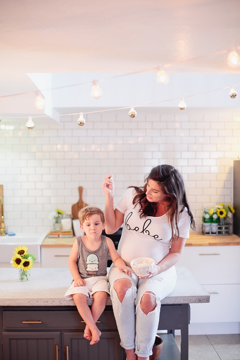 How to make delicious cheesecake ice cream with s'mores mixins!! 