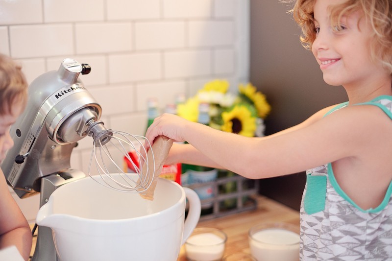 How to make delicious cheesecake ice cream with s'mores mixins!!