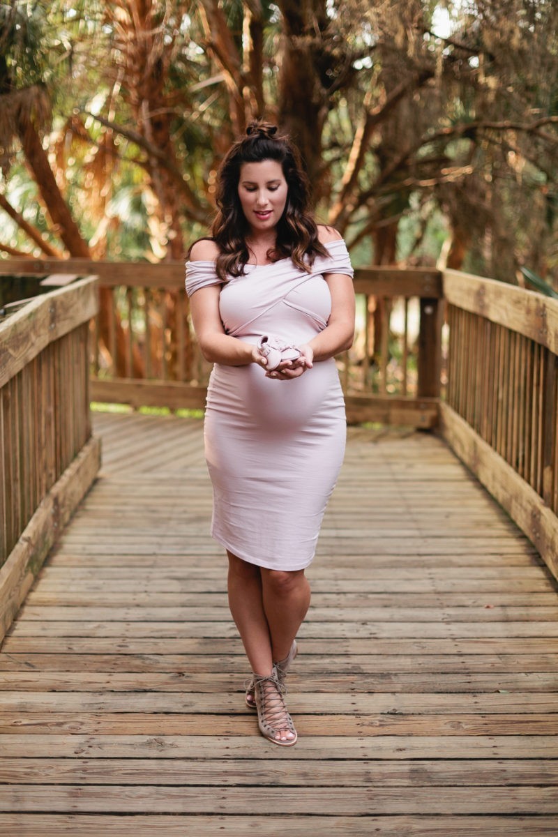 Pretty in Pink Maternity Photoshoot at Wall Springs Park