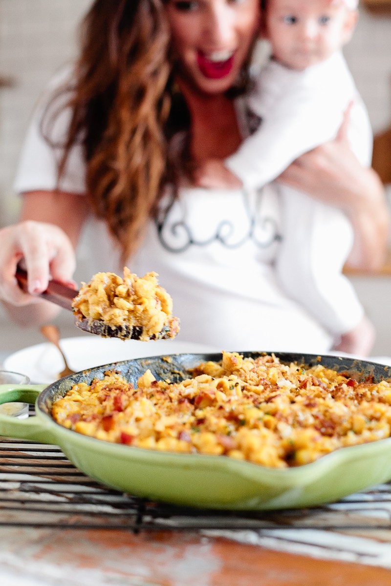 A deliciously creamy pumpkin bacon mac and cheese recipe is a perfect mix of flavors and a great ONE POT DISH for a weeknight dinner.