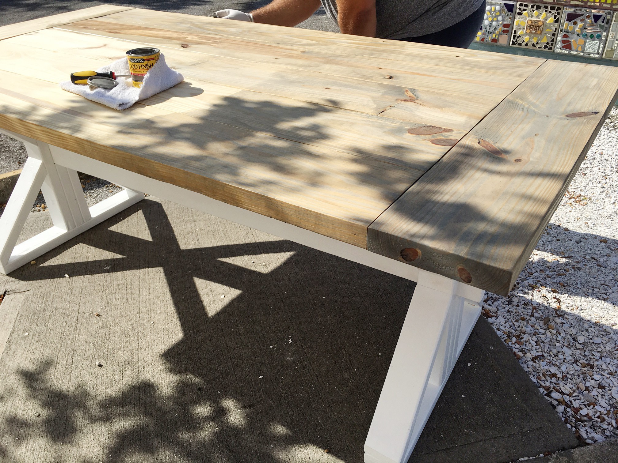 A DIY Farmhouse Table for Kitchen or Dining!