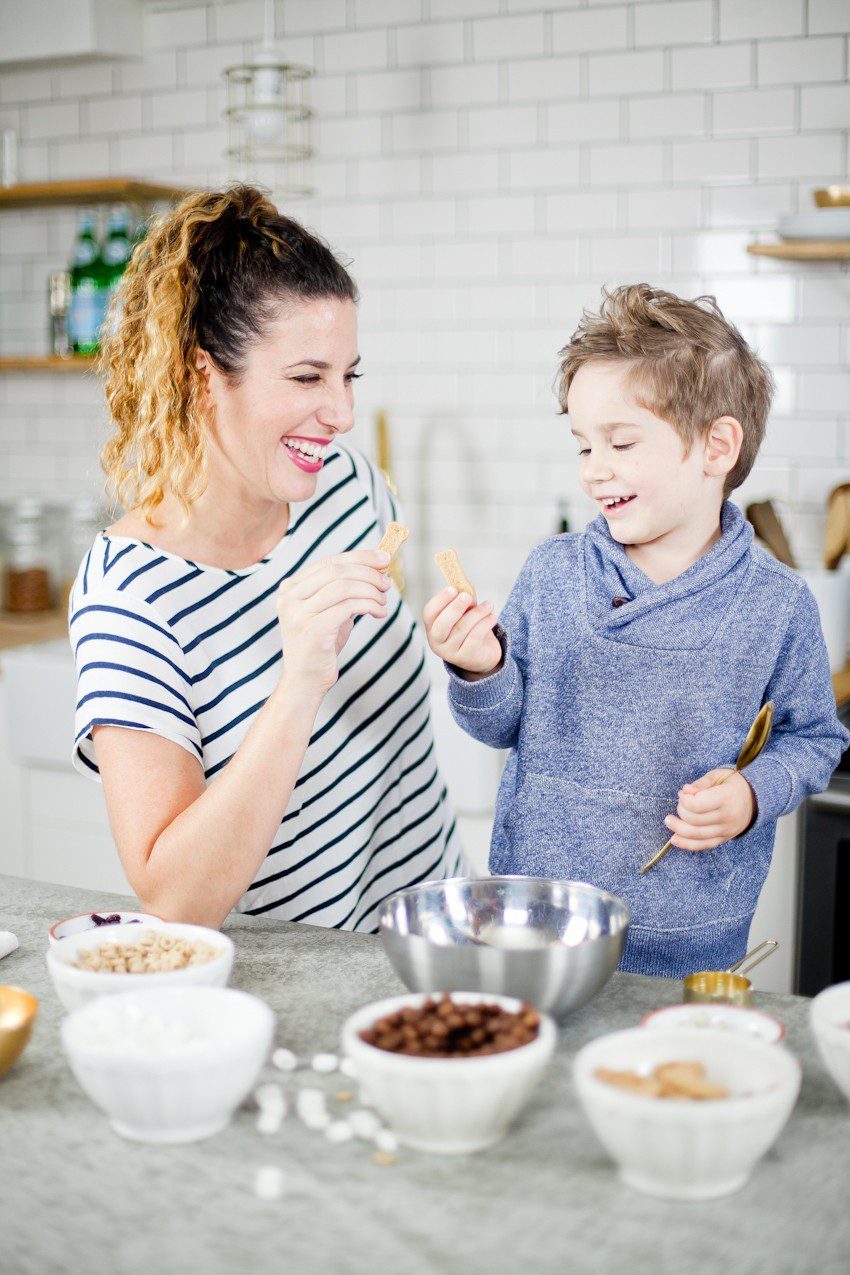 Kid Friendly Trail Mix Puppy Chow Activity and Snack! The kids will love this fun way to build and create their own trail mix, even on a rainy day!