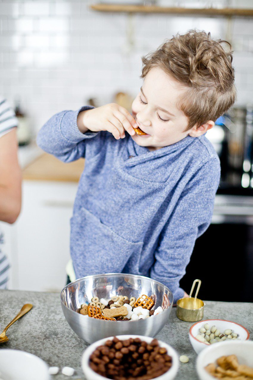 Kid Friendly Trail Mix Puppy Chow Activity and Snack! The kids will love this fun way to build and create their own trail mix, even on a rainy day!