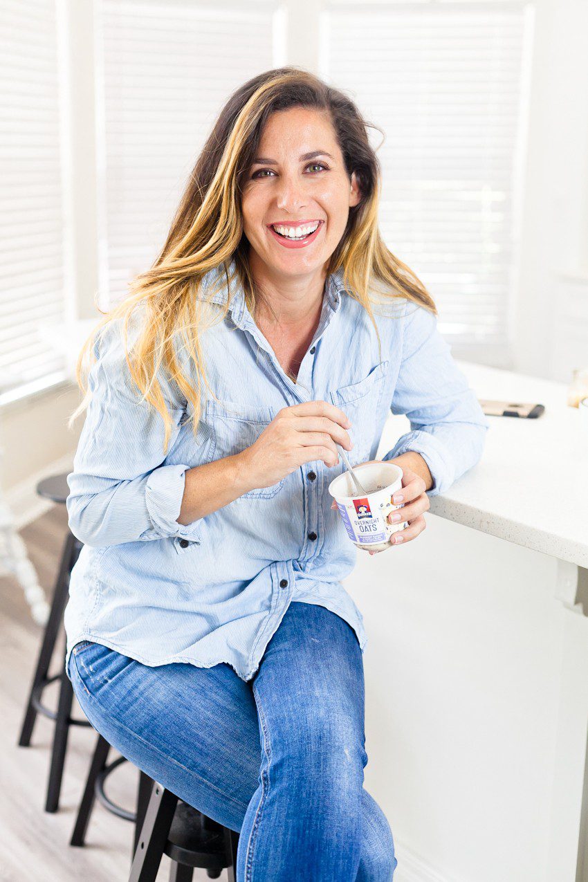 Have the best day ever and TAKE BACK YOUR MORNINGS! Want to create a healthy daily habit or replicate the habits of successful people? Here are FIVE ways to calm the morning madness, even in the summer months, and in turn avoid stress and increase peace in the home.