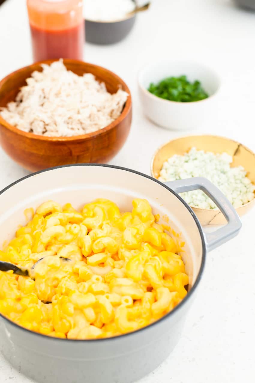 Laid Back Entertaining With a Mashed Potato and Mac and Cheese Bar. Buffalo chicken mac and cheese, pulled pork mashed potatoes and so much more.