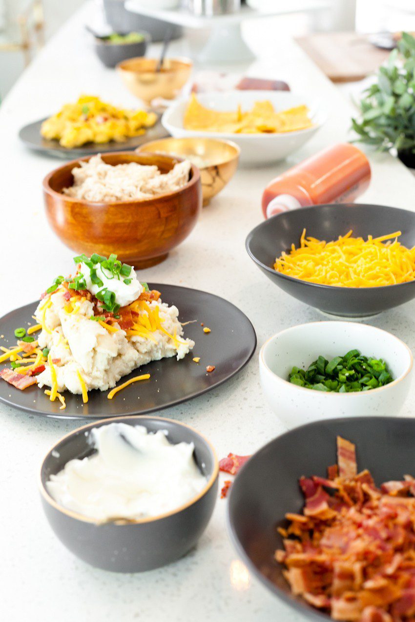 Between the last few lazy weekends of football we have left and the holiday season upon us, we've no shortage of entertaining at our doorstep. Welcome guests with open arms once you set up with a simple Mashed Potato and Mac and Cheese Bar that will rival any game on the big screen!