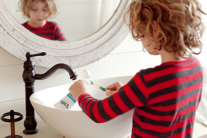 Our Family Morning Routine: A Behind the Scenes look at a what a REAL morning looks like for a busy family. Best daily morning routine ideas for kids and before school by popular Florida lifestyle blogger Fresh Mommy Blog