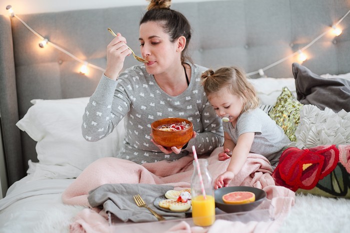 Strawberry Smoothie Bowl Recipe for Valentines Day featured by top FL lifestyle blogger, Tabitha Blue of Fresh Mommy Blog