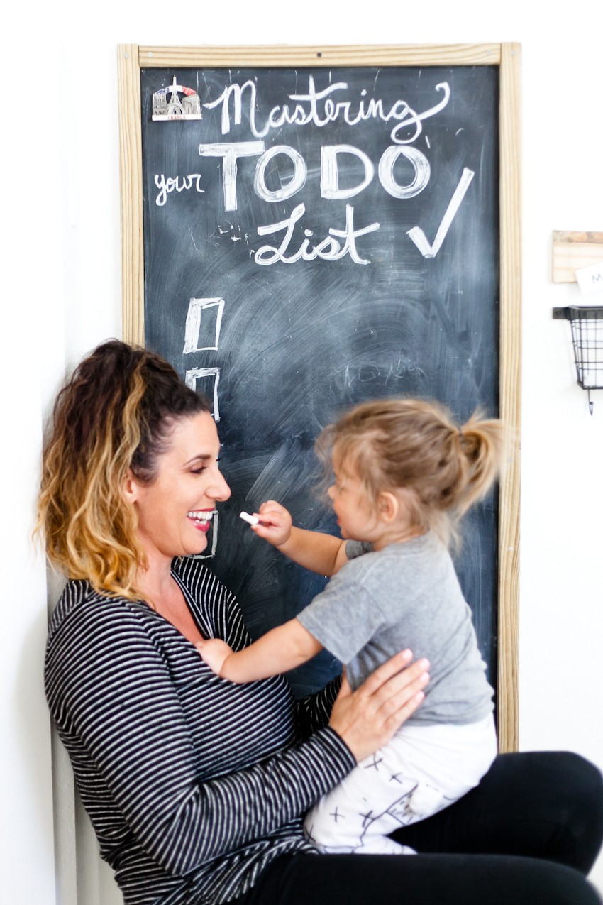 5 Ways to Master an Effective To Do List: And Why Most People Don't. Let's talk about why, the actual reasons, that the things you've had on your list might not be getting done and how to change that. To do list tips, schedule strategies and motivation from popular Florida mommy and lifestyle blogger, Tabitha Blue, Fresh Mommy Blog