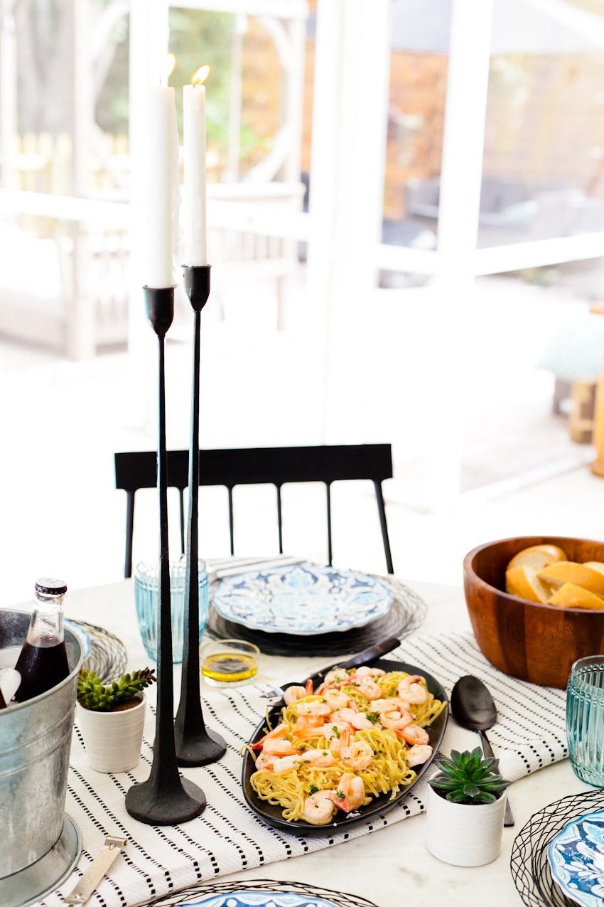 Summer Recipe: Simple Sizzling Shrimp Scampi and easy summer tablescape for entertaining featured by popular Florida lifestyle blogger Fresh Mommy Blog