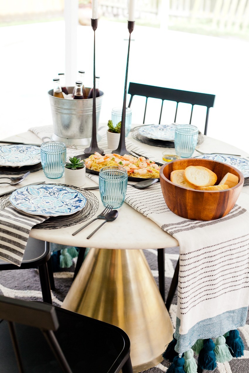 Summer Recipe: Simple Sizzling Shrimp Scampi and easy summer tablescape for entertaining featured by popular Florida lifestyle blogger Fresh Mommy Blog