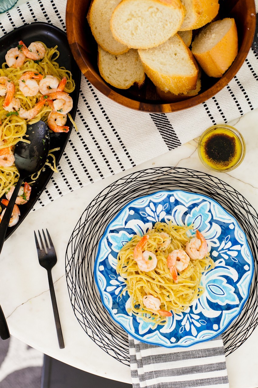 Summer Recipe: Simple Sizzling Shrimp Scampi and easy summer tablescape for entertaining from popular Florida lifestyle blogger Tabitha Blue of Fresh Mommy Blog Summer Recipe: Simple Sizzling Shrimp Scampi and easy summer tablescape for entertaining featured by popular Florida lifestyle blogger Fresh Mommy Blog