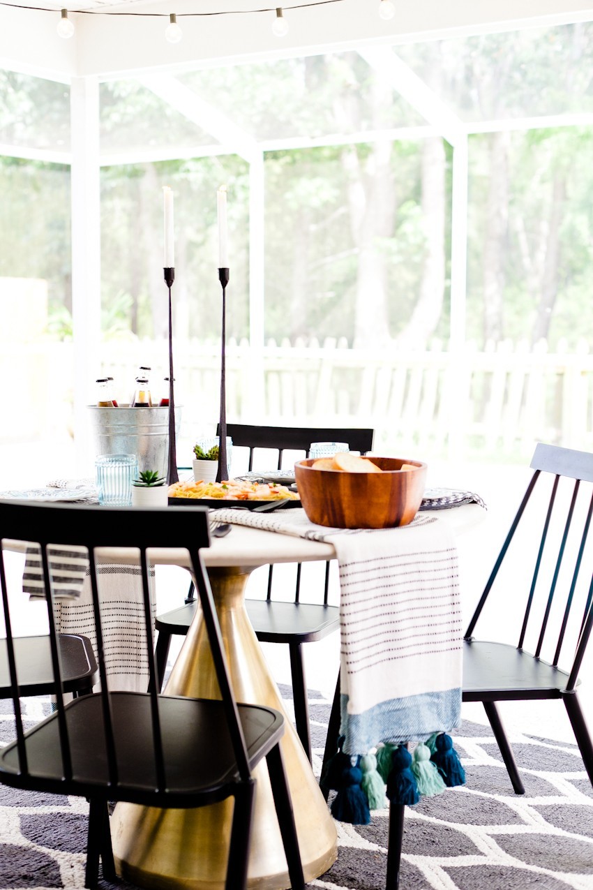 Summer Recipe: Simple Sizzling Shrimp Scampi and easy summer tablescape for entertaining from popular Florida lifestyle blogger Tabitha Blue of Fresh Mommy Blog Summer Recipe: Simple Sizzling Shrimp Scampi and easy summer tablescape for entertaining featured by popular Florida lifestyle blogger Fresh Mommy Blog