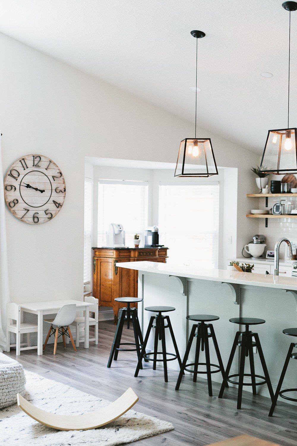 Spring Cleaning Tips featured by top US lifestyle blog Fresh Mommy Blog 