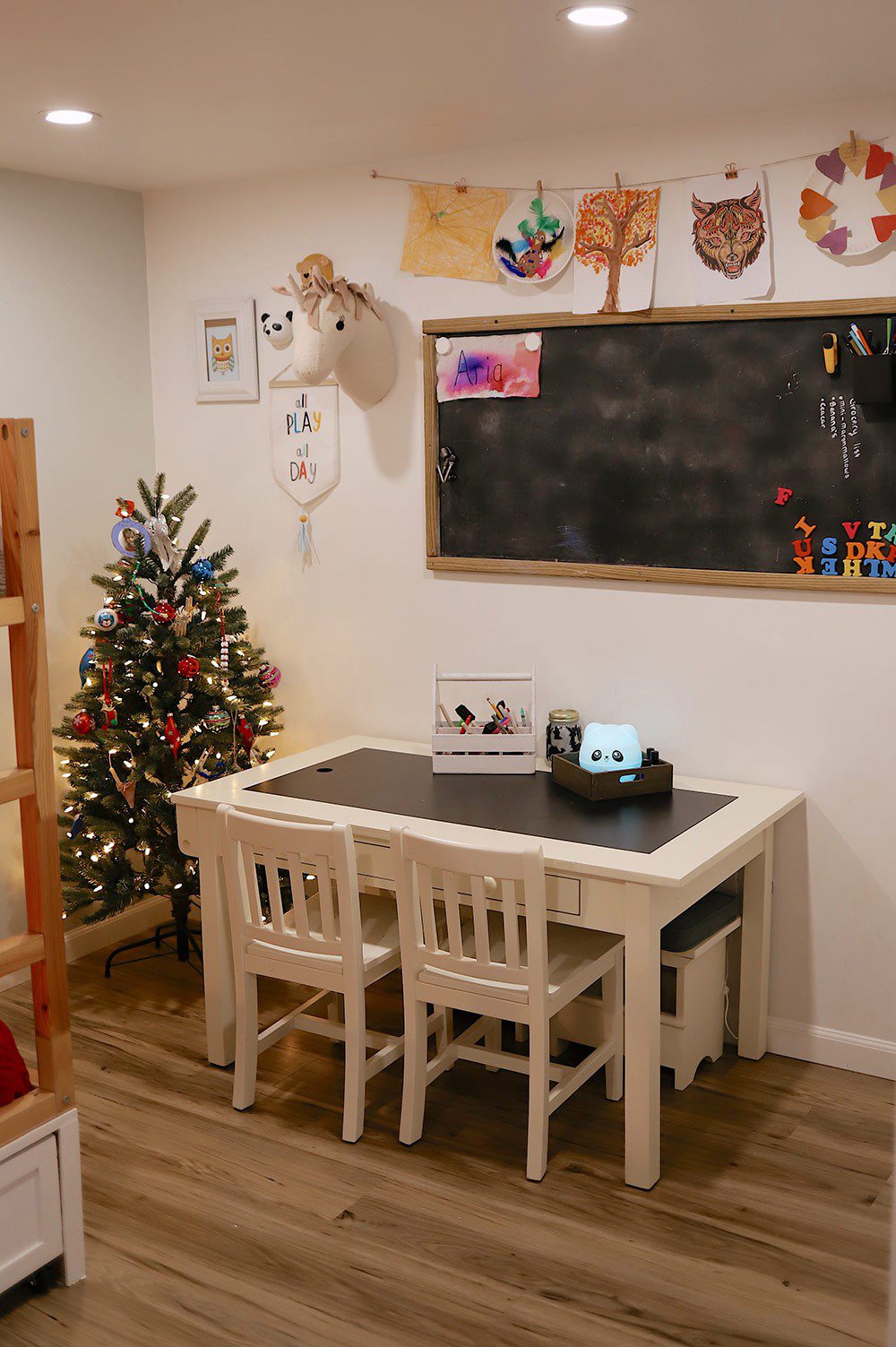 Easy feature wall update for a gender neutral kids room, bunk bed hack and kid's room Christmas decor by Tabitha Blue of Fresh Mommy Blog