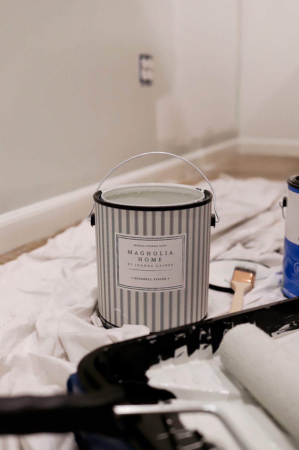 Magnolia Paint in Emmie's Room from KILZ easy feature wall update by Tabitha Blue of Fresh Mommy Blog