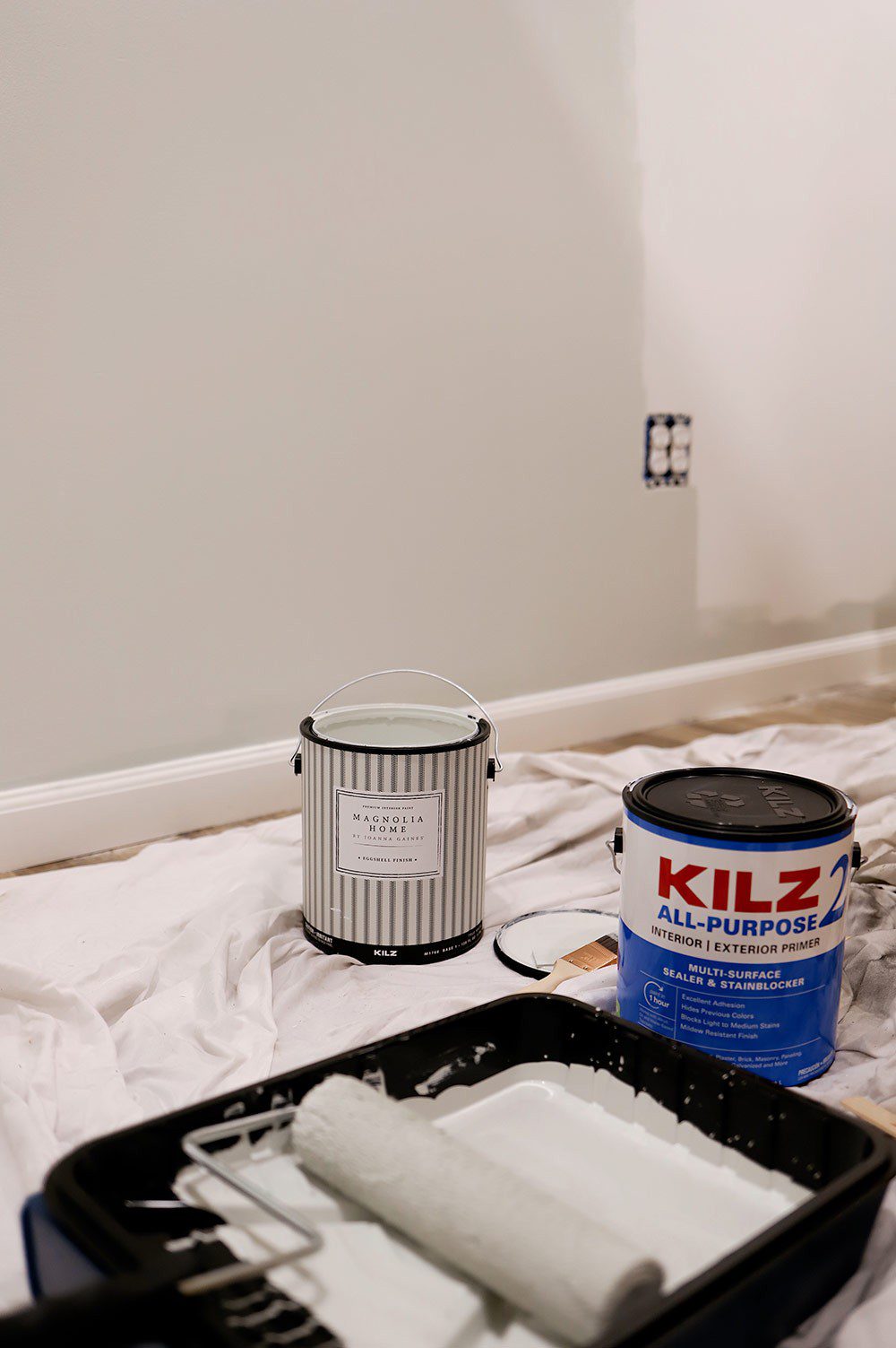 Magnolia Paint in Emmie's Room from KILZ easy feature wall update by Tabitha Blue of Fresh Mommy Blog