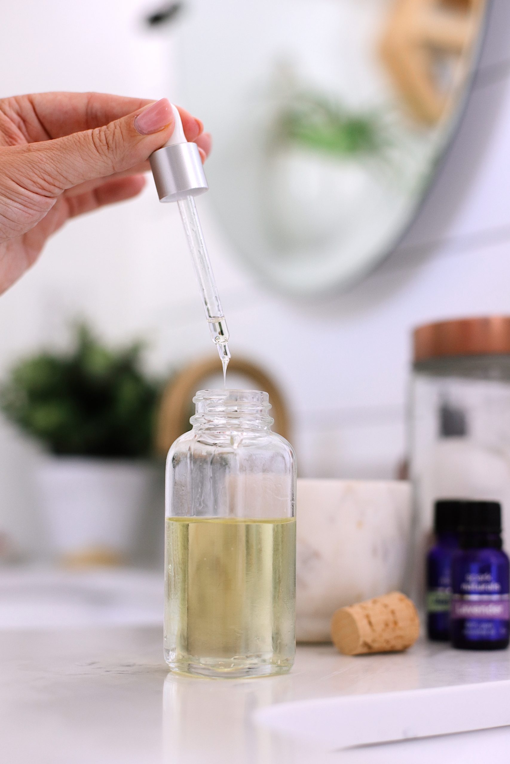 Is Essential Oil Safe for Cats, a comprehensive guide featured by top US lifestyle blogger, Tabitha Blue of Fresh Mommy Blog
