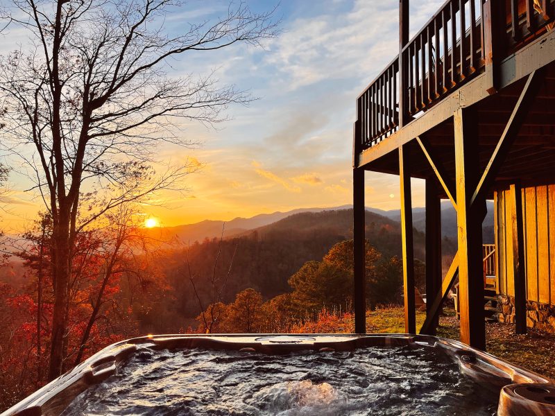 Hot tub at the mountain view lodge cabin in the fall